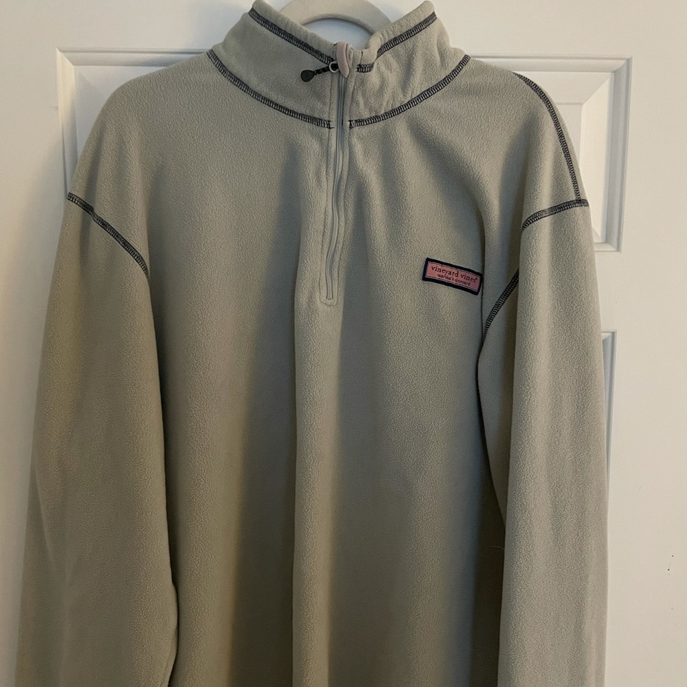 Men’s Vineyard Vines lightweight fleece